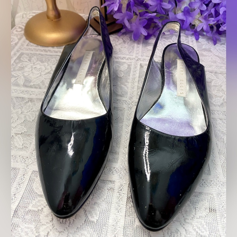 🌹 Perry Ellis 🌹 Patent Leather Flat Pumps 8AA - Picture 2 of 9